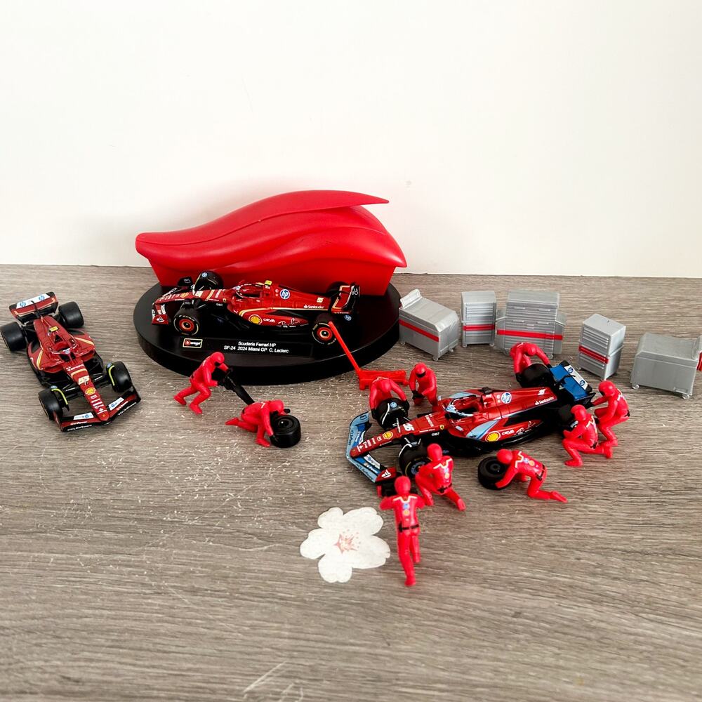 Burago 1:43 Formula 1 Racing Ferrari Paddock Race Car Set 20 Pieces Display EUC